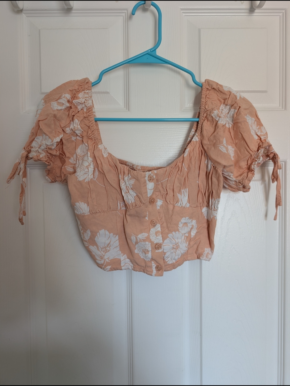 Peach Floral Puff-Sleeve Crop Top